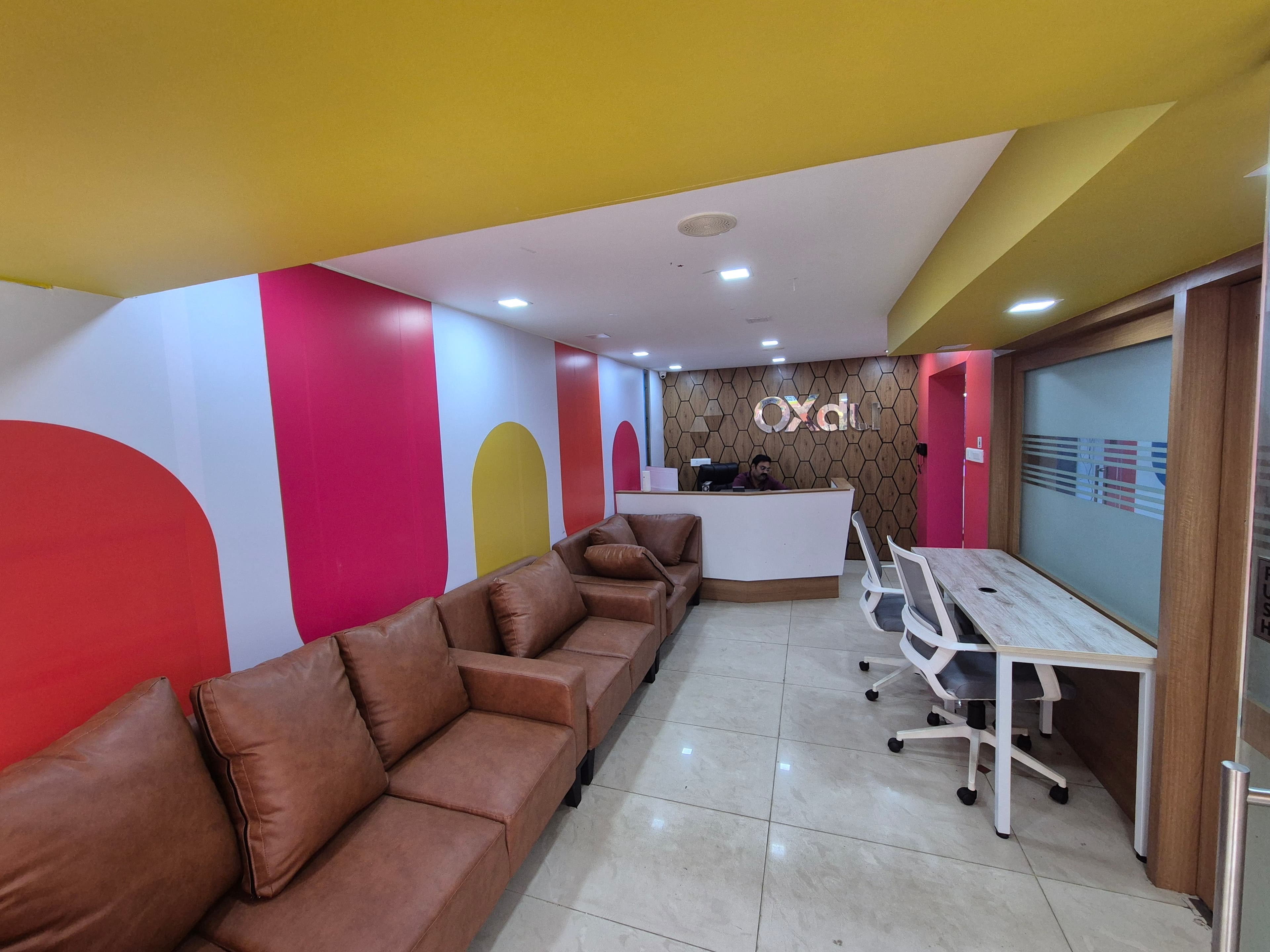 2000 sqft Fully Furnished Office Space